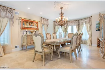 16A Cheri Ln, Fairfield, NJ 07004 - Photo 8