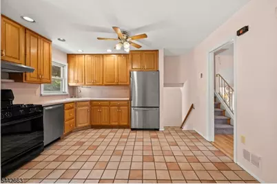 18 Carrie Ct, Nutley, NJ 07110 - Photo 10