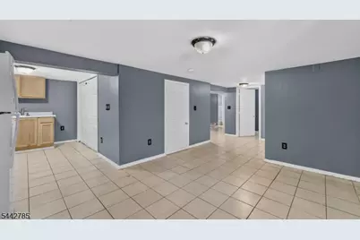17 Wolcott Ter #2, Newark, NJ 07112 - Photo 24
