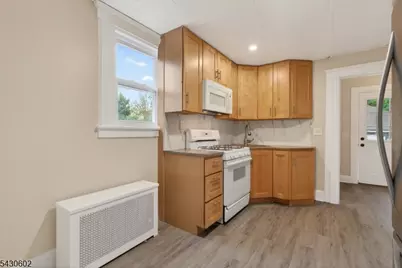 215 Grove St, Somerville, NJ 08876 - Photo 14