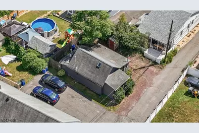 2 Knowles Ln, Mount Olive, NJ 07828 - Photo 2
