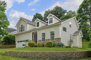 184 Smoke Rise Rd, Bernards Township, NJ 07920 - Photo 2