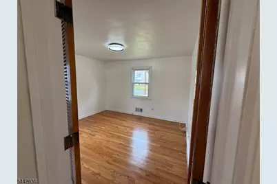 585 Mountainview Dr, North Plainfield, NJ 07063 - Photo 14