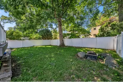 101 Pinecrest Ter, Wayne, NJ 07470 - Photo 32