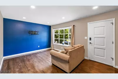 101 Pinecrest Ter, Wayne, NJ 07470 - Photo 4