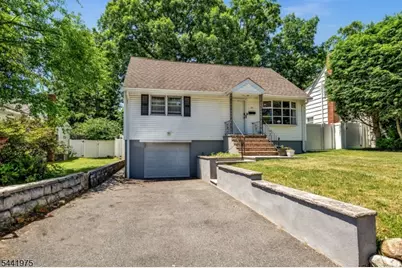 101 Pinecrest Ter, Wayne, NJ 07470 - Photo 2