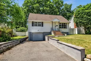 101 Pinecrest Terrace, Wayne, NJ 07470 - Photo 2