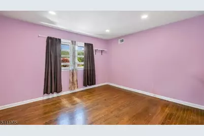 101 Pinecrest Ter, Wayne, NJ 07470 - Photo 14