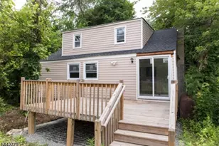 32 E Shore Trail, Hardyston Township, NJ 07460 - Photo 2