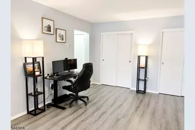 24A Woodedge Ave #4, Edison Twp., NJ 08817 - Photo 4