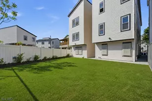 26 Parkhurst St, Newark, NJ 07114 - Photo 4