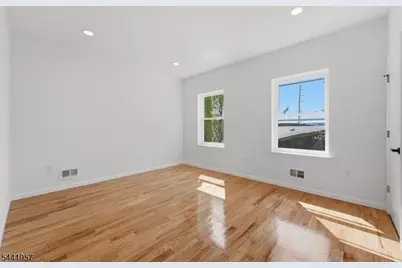 26 Parkhurst St, Newark, NJ 07114 - Photo 12