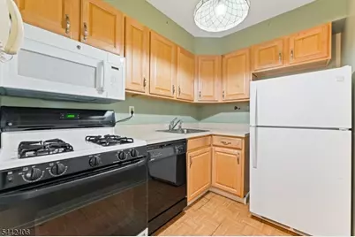 25 River Rd #27, Nutley Twp., NJ 07110 - Photo 8