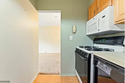 25 River Rd #27, Nutley Twp., NJ 07110 - Photo 10