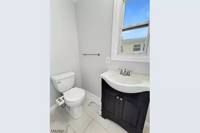 121 Dartmouth Trl, Hopatcong, NJ 07843 - Photo 10