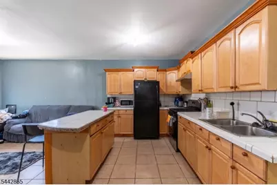 363 Summer St, Paterson, NJ 07501 - Photo 6