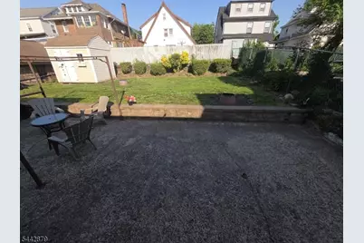 423-427 Lake St, Newark, NJ 07104 - Photo 10