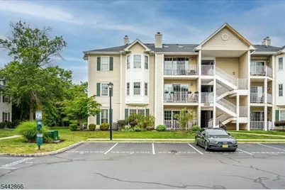 76 Clay St #76, North Brunswick Township, NJ 08902 - Photo 2