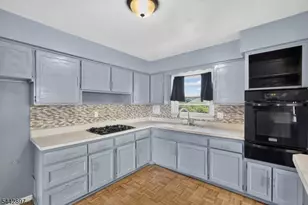 1755 Winfield St Apt, Rahway, NJ 07065 - Photo 14