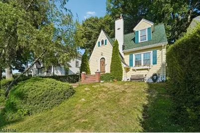 75 Rollinson St, West Orange Township, NJ 07052 - Photo 2