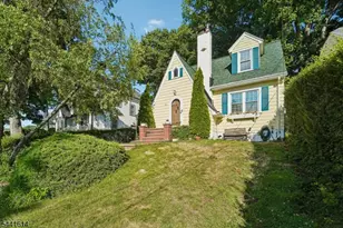 75 Rollinson St, West Orange Township, NJ 07052 - Photo 2