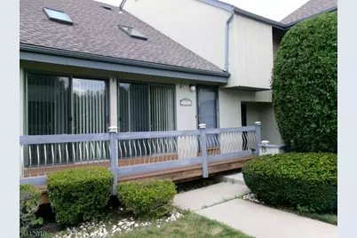 13 Woodhill St, Franklin Township, NJ 08873 - Photo 2