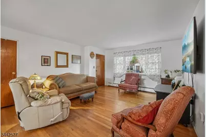 1255A Valley Rd #A, Wayne Twp., NJ 07470 - Photo 4