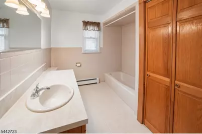 54 Haverhill Ave, Woodland Park, NJ 07424 - Photo 16