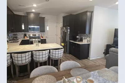 907 Greenland Sq, Highland Park, NJ 08904 - Photo 8