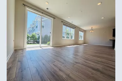 907 Greenland Sq, Highland Park, NJ 08904 - Photo 2