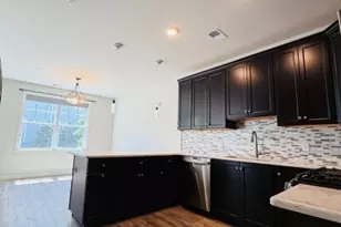 907 Greenland Square, Highland Park, NJ 08904 - Photo 6