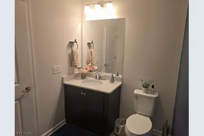 907 Greenland Sq, Highland Park, NJ 08904 - Photo 10