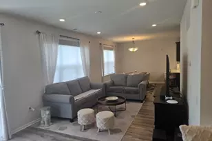 907 Greenland Square, Highland Park, NJ 08904 - Photo 2