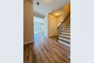 907 Greenland Sq, Highland Park, NJ 08904 - Photo 12