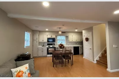 89 Knolls Rd, Bloomingdale, NJ 07403 - Photo 2