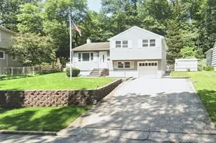 89 Knolls Rd, Bloomingdale, NJ 07403 - Photo 1