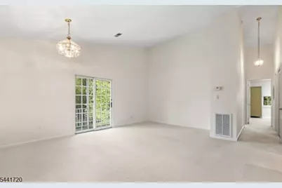 82 Smithfield Ct, Bernards Township, NJ 07920 - Photo 4