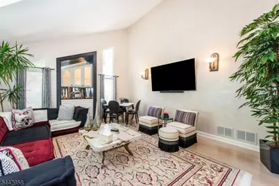 32 Robinhood Dr, Mountain Lakes, NJ 07046 - Photo 4