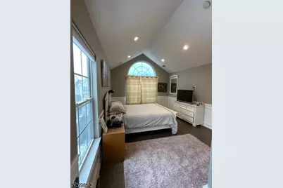 93 Lakeview Ct, Pompton Lakes, NJ 07442 - Photo 8