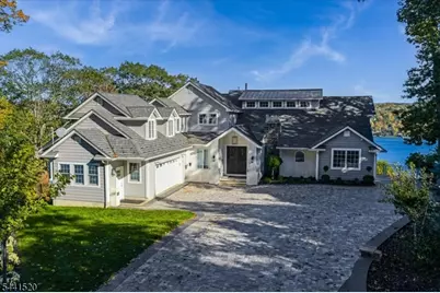 56 Crestwood Trl, Sparta Township, NJ 07871 - Photo 4