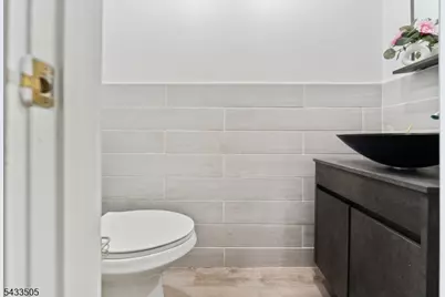 110.5 Clark Pl #.5, Elizabeth, NJ 07206 - Photo 8