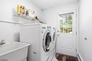 37 Continental Rd, Parsippany, NJ 07950 - Photo 16