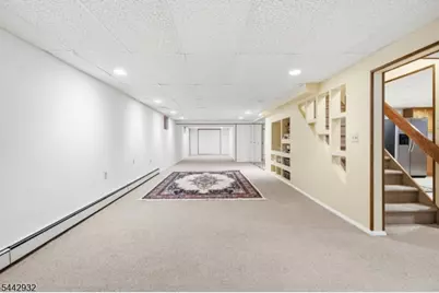 37 Continental Rd, Parsippany, NJ 07950 - Photo 34