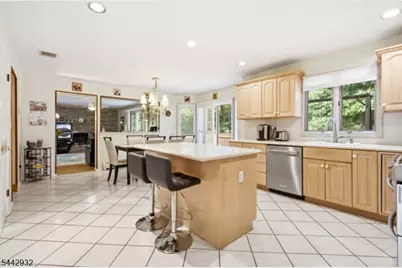 37 Continental Rd, Parsippany, NJ 07950 - Photo 10
