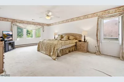 37 Continental Rd, Parsippany, NJ 07950 - Photo 18