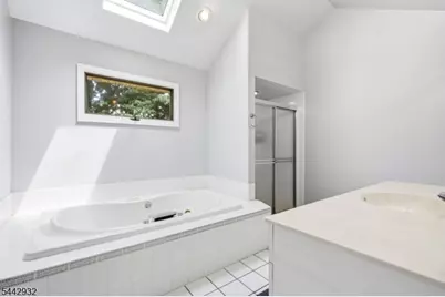 37 Continental Rd, Parsippany, NJ 07950 - Photo 20