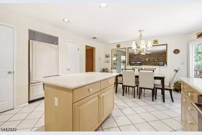 37 Continental Rd, Parsippany, NJ 07950 - Photo 12