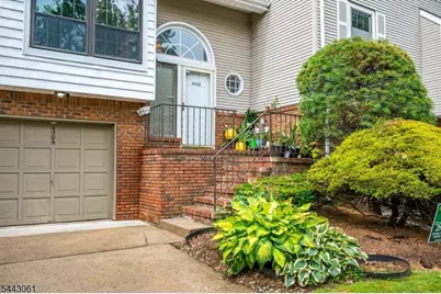 4506 Stonehedge Rd, Edison Twp., NJ 08820 - Photo 4