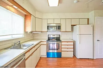 2A Bristol Ct, Monroe Township, NJ 08831 - Photo 6