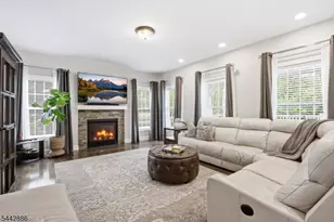 284 Shelburne Pl, Hillsborough Township, NJ 08844 - Photo 10